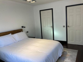 2 bed Serviced Apartment in Henley